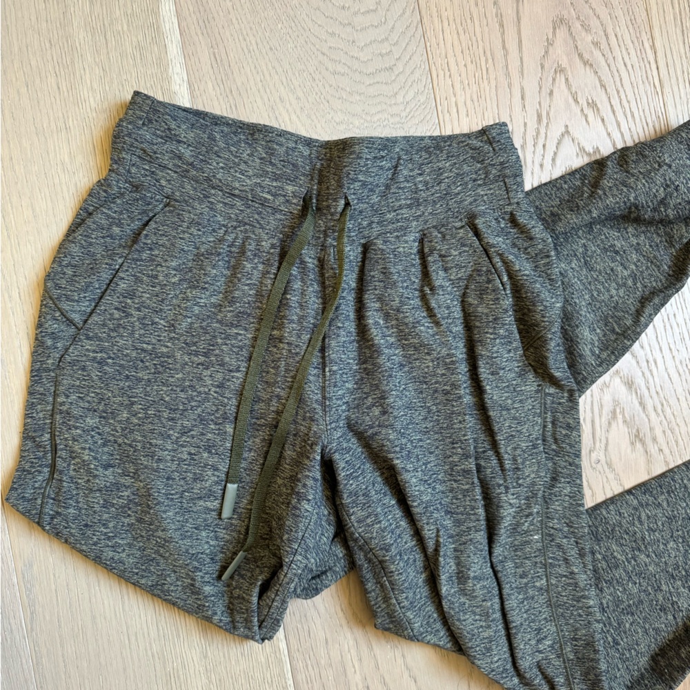 Lululemon jogger, small, Forrest green